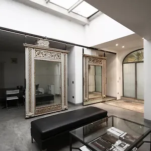 https://loft-suite-in-duomo.italymilanhotels.net